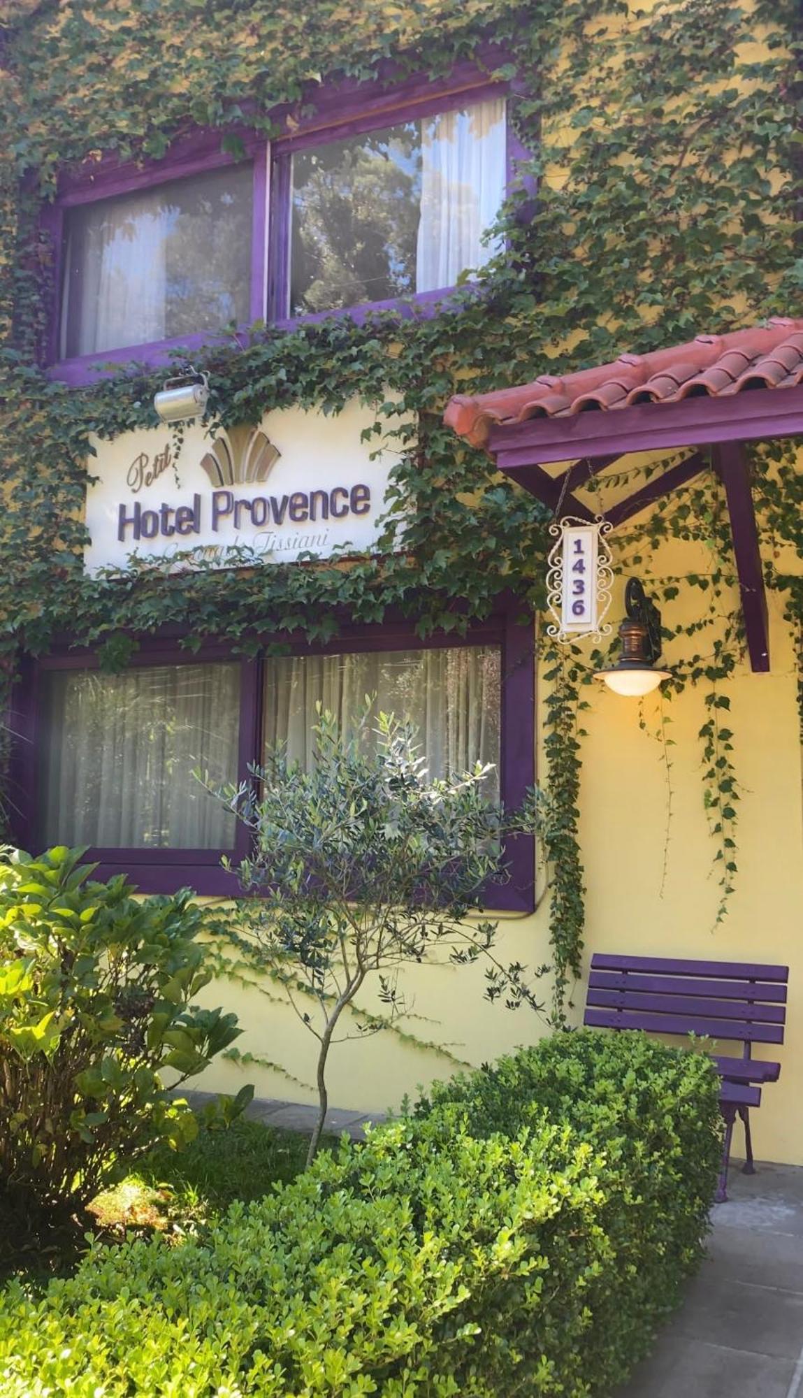 Petit Hotel Provence Gramado Exterior foto